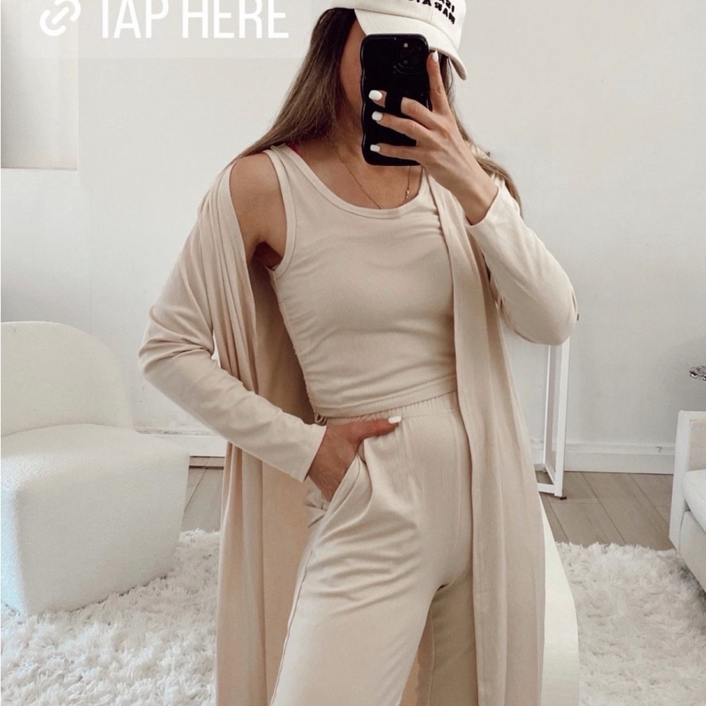3 piece lounge set.  Pants top and duster